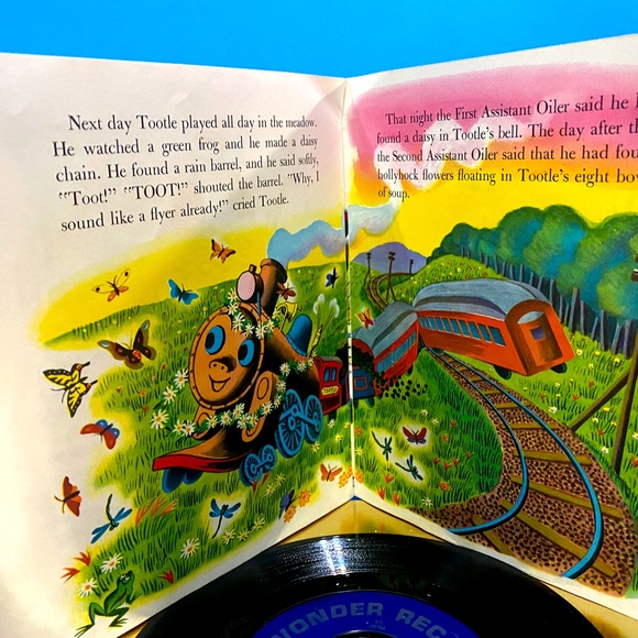 RETRO 1946 A LTTLE GOLDEN BOOK & VINYL 7” RECORD TOOTLE READ ALONG STORY 45 RPM - Picture 5 of 16
